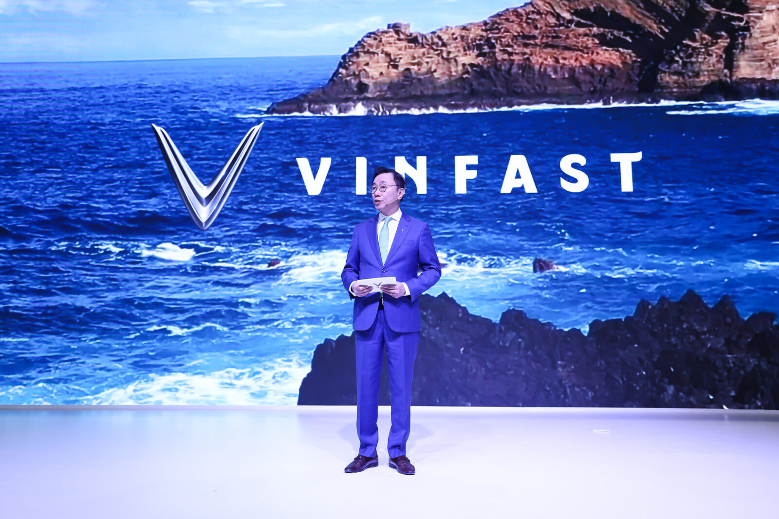 ffgg VINFAST CHÍNH THỨC RA MẮT THƯƠNG HIỆU TẠI ẤN ĐỘ, GIỚI THIỆU VF 6 VÀ VF 7